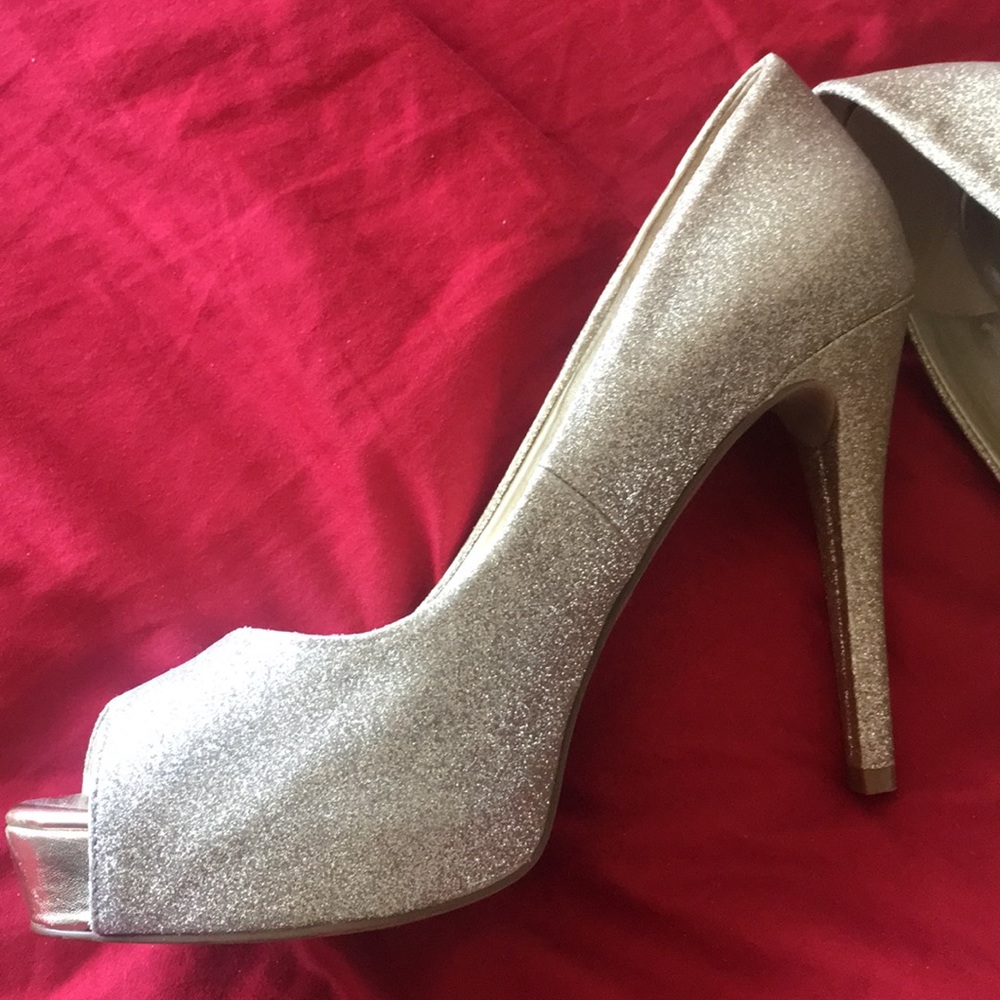 Peep toe sparkly formal heels silver/gold